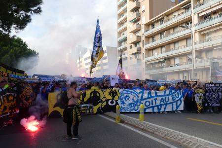EL03-OM-AEK 06.jpg